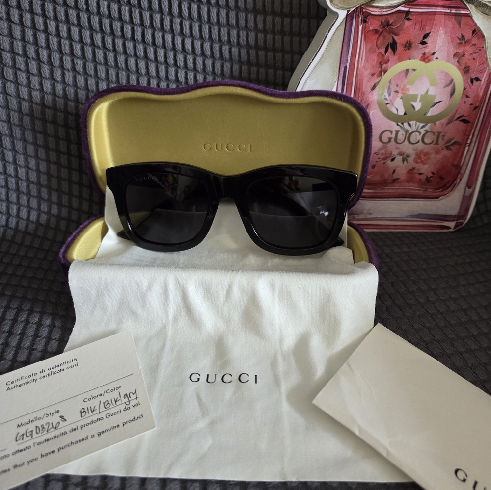 ✨️🔥 EUC Gucci Black Women's Sunglasses🔥 - Picture 3 of 11